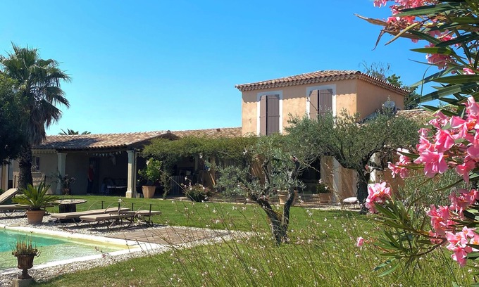 Meynes Casa | Casa provenzal con piscina