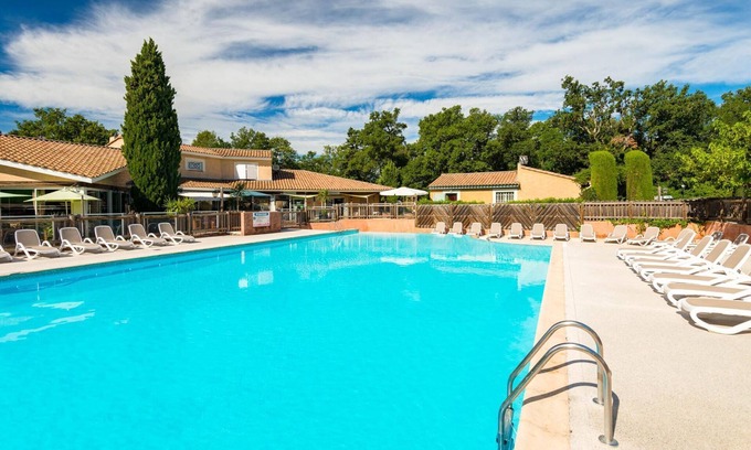 Gaujac Casa | Dúplex de estilo provenzal con piscina comunitaria
