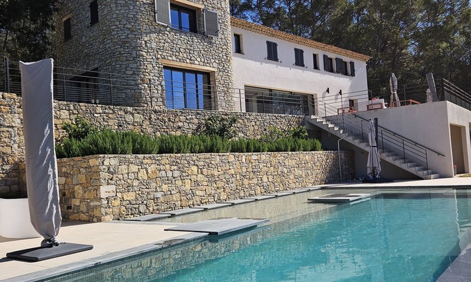 Lorgues Villa | Provencal villa with beautiful view