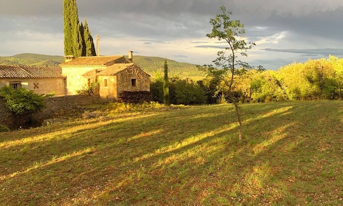 La Roque-sur-Ceze Otro | Provence: centuries-old farmhouse, very calm and authentic, surrounded by nature