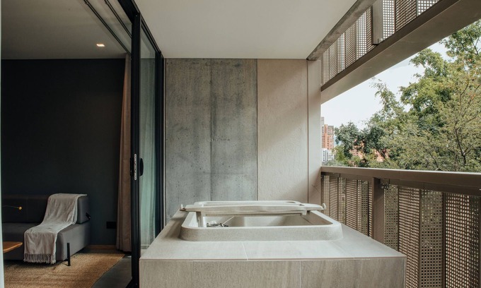 Lalinde Apartamento | Provenza-AC-Balcony-Deluxe-Jacuzzi- Wake 312