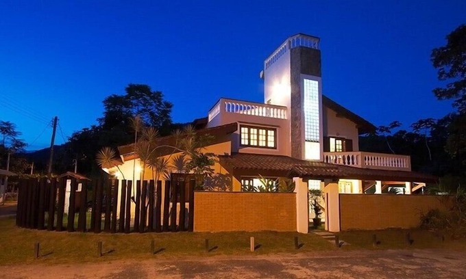 Prumirim Casa | Casa de condominios en Prumirim - caminar en la arena y piscina climatizada.