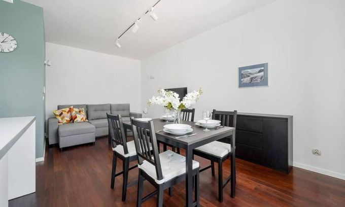 Krzyki Apartamento | Przyjaźni 4B | Practical Apartment | Parking
