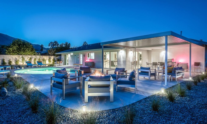 Racquet Club Estates Casa | ¡El lujo moderno y cómodo se combina con encanto y fantasía!