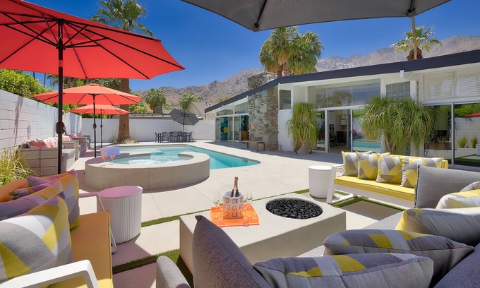 Vista Las Palmas Casa | ps1957 Newly Renovated 5 BD/5 BA Mid-Century Home. New kitchens, baths, pool/spa