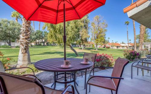 Palm Desert Casa | PS674 - East Island - Meredith Lodging