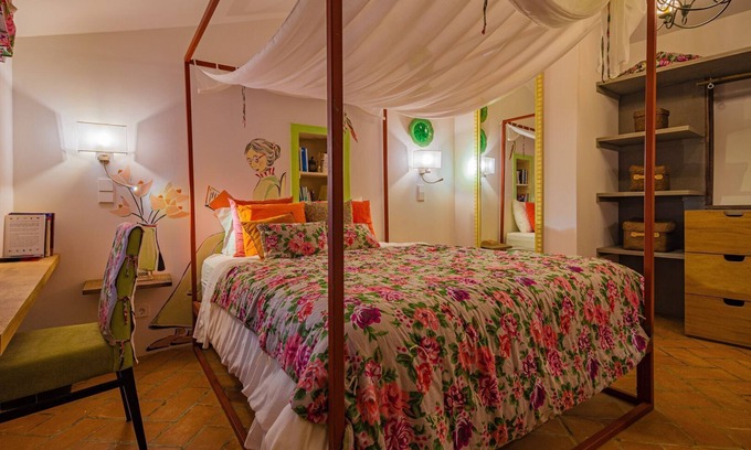 Carvoeira Casa | Relaxing suite, The little red riding Hood, Spa & Pool, Cerrado das Fontainhas