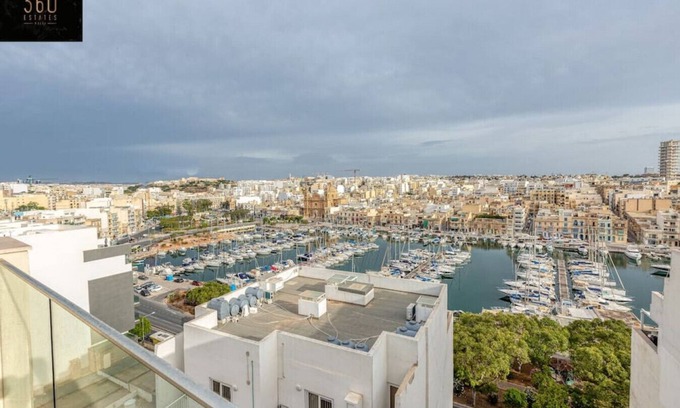 Pieta Apartamento | PTA012 - Mark Gauci · Stunning 2BR penthouse with beautiful harbour view