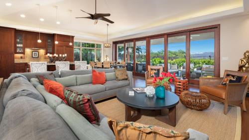 Kamuela Casa | PUALANI VILLA Single Level 4BR KaMilo Home with Pool and Cottage