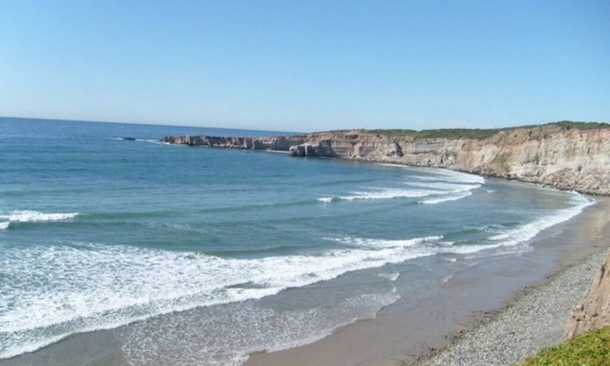 Primo Tapia Casa | Puerta del Mar es una propiedad de playa privada