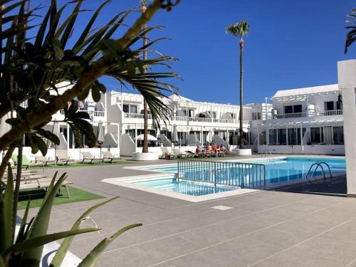 Los Mojones Apartamento | Puerto Del Carmen AirConditioned 2bed poolside apt