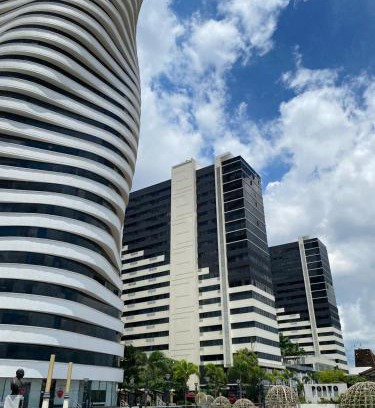 Puerto Santa Ana Apartamento | Puerto Santa Ana, Torres Bellini, 2 dormitorios, Parqueo