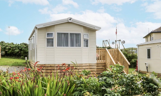 St Bees Cabaña | PUFFIN, pet friendly, country holiday cottage in St Bees