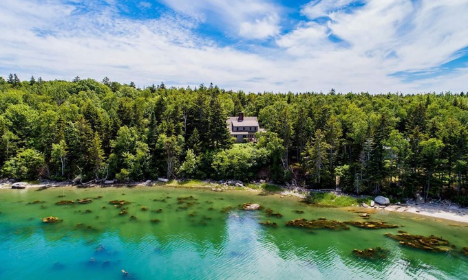 Brooklin Casa | Puffin Rock - Private Oceanfront Beach in Brooklin, Maine