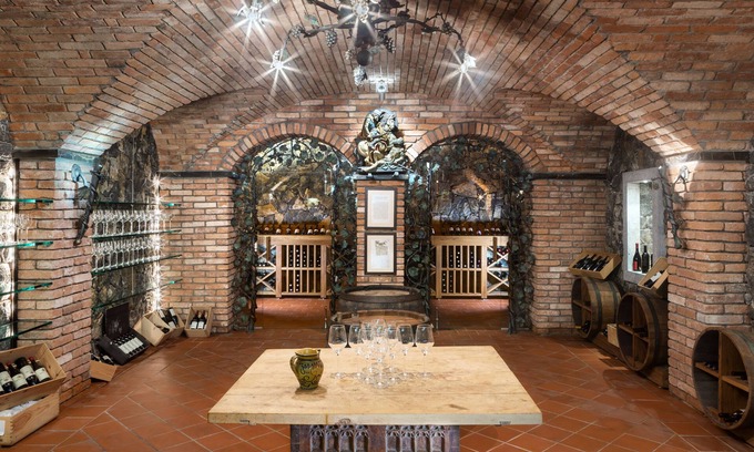 Bostanj Hotel | Pule Estate