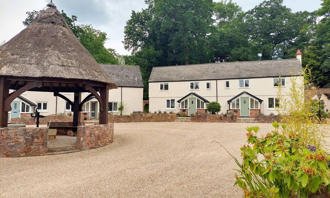 Cullompton Cabaña | PUMPHOUSE COTTAGE, pet friendly, with a garden in Uffculme