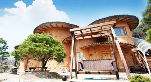 Yeongju Casa | Punggi Red Clay Pension
