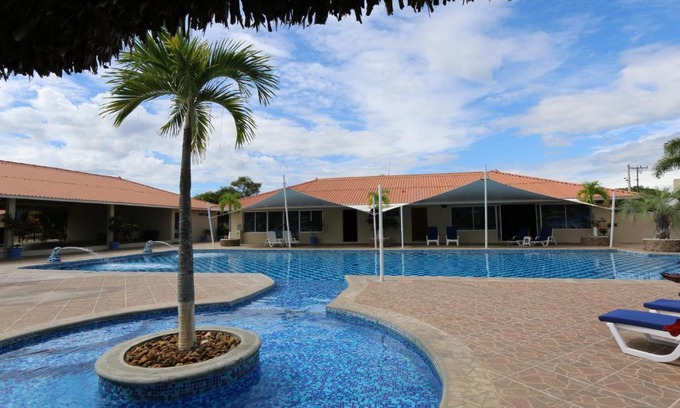 Pajonal Apartamento | Punta Chame Club and Resort Poolside apartment