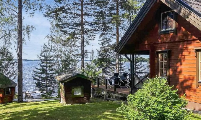 Rantasalmi Casa | Puolen hehtaarin metsä by Interhome