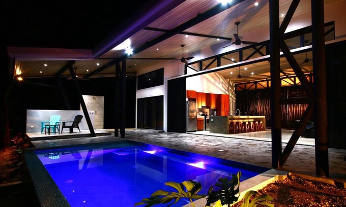 Ballena Casa | Pura Uvita