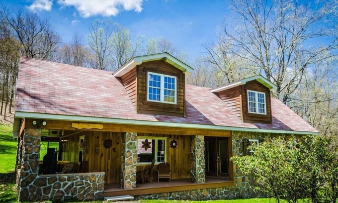 Ohiopyle Cabaña | OVR de Pura Vida- Hermosa Lodge ubicado en Ohiopyle State Park!
