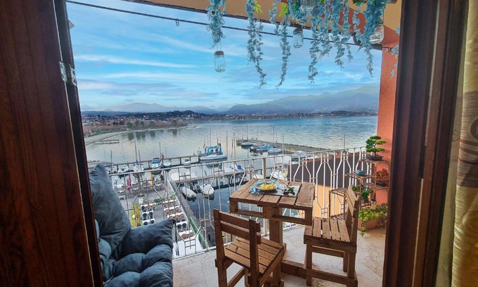 Manerba del Garda Apartamento | PURA VIDA APARTMENT, Facing Lake Garda