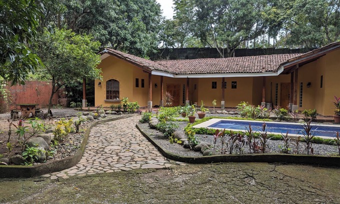 Camaronal Casa | Pura Vida with private pool, WiFi, and parking between Orotina and Jaco