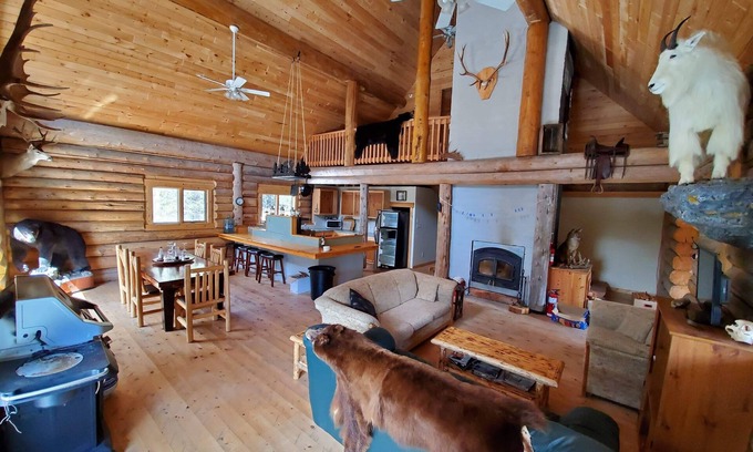 East Kootenay Cabina | Purcell Mountain Lodge