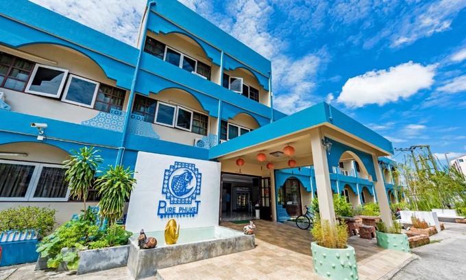 Talat Nuea Hotel | Pure Phuket Residence