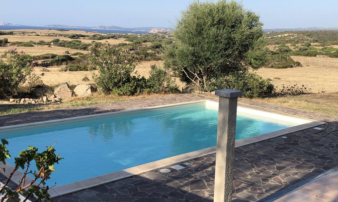Aglientu Villa | Pure Sardina: villa familiar con vistas al mar / a la montaña y 1 piscina