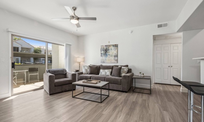 Arrowhead Ranch Apartamento | Pure Suites Furnished 2 Bed Glendale Gym Pool