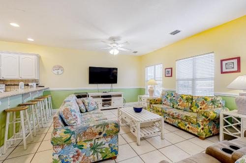 Southpointe Casa | Purple House - East
