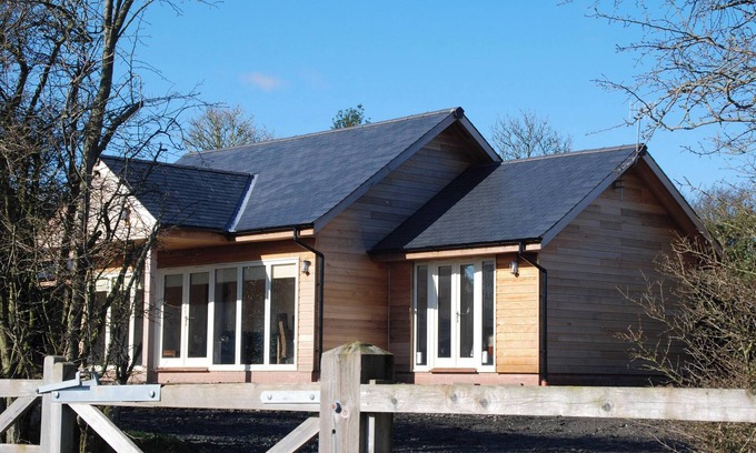 Longframlington Cabaña | Purpose built detached lodge tucked down a quiet lane and surrounded by stunning open countryside.