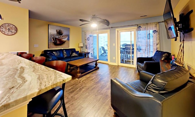 Put-in-Bay Casa | Put-in-Bay Waterfront Condo #205
