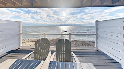 Put-in-Bay Casa | Put-in-Bay Waterfront Condo #105