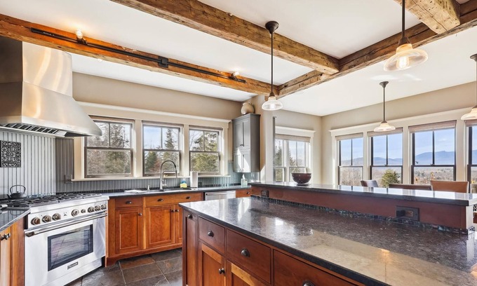 Stowe Hollow Casa | Putnam Forest Lookout - a beautiful Stowe Hollow home with Mt. Mansfield views!