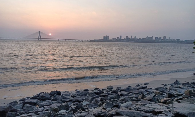 Mahim Casa | Pvt AC room + Seafacing + Garden + Luxury finish furniture and fitments, Mumbai