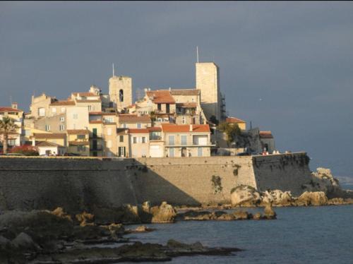 Antibes Old Town Apartamento | PWS Antibes, Provence-Alpes-Côte-d'azur, Studio