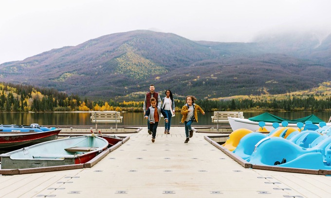 Jasper Hotel | Pyramid Lake Lodge