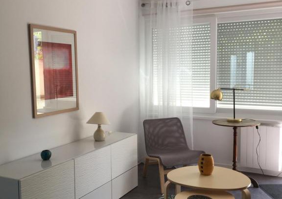Mulhouse Casa | Pyramides, maison de ville de charme 6pers, 2 Chambres, terrasse