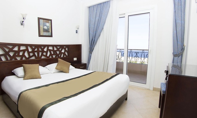 Sahl Hasheeh Hotel | Pyramisa Sunset Pearl Apartments