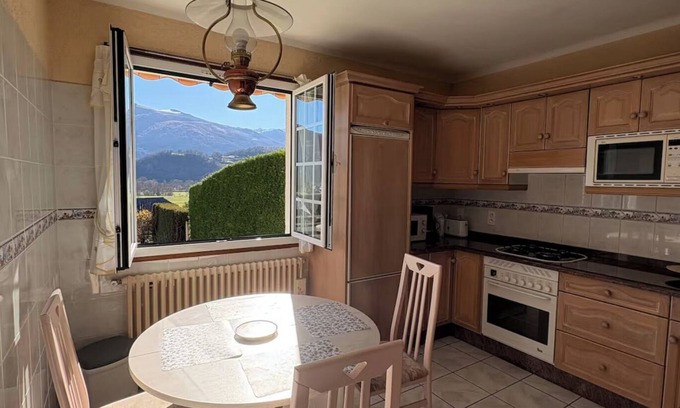 Ayzac-Ost Apartamento | Pyrenean villa, view and pool