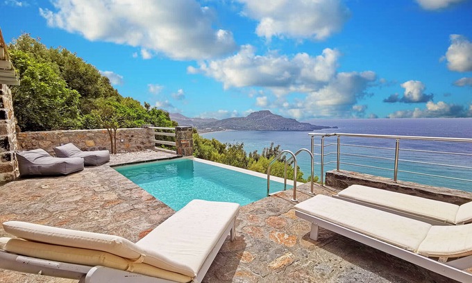 Agios Vasileios Villa | Nueva villa de lujo con increíbles vistas al mar, piscina privada, cerca de la playa y taberna