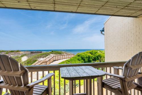Nags Head Casa | QA4 Coastal Comfort