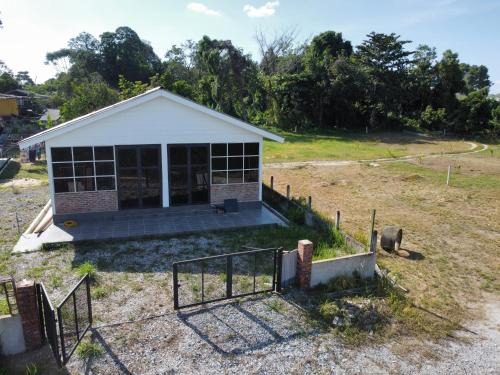 Kampung Laut Chalet De Esquí | Qimmy Riverside Guesthouse