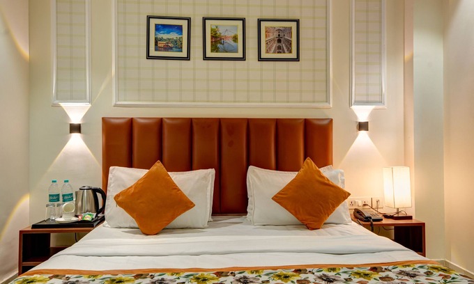 Delhi Hotel | Qotel Hotel AT Residency Kaushambi