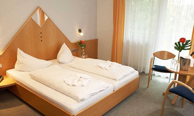 Rust Cabaña | Habitación Cuádruple - Hotel Restaurant Löwen