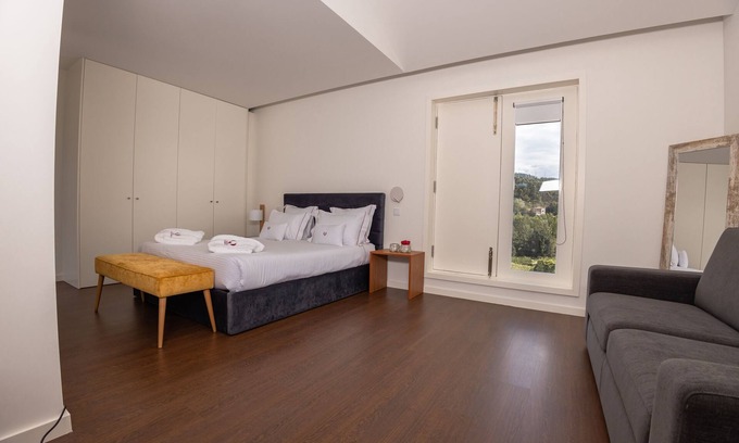 Guimaraes Apartamento | Quadruple room - Quinta da Corredoura - Hotel Rural - Guimarães
