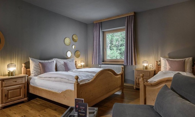 Bad Hofgastein Cabaña | Quadruple room with bath, WC 2-5N - B&B Berglift