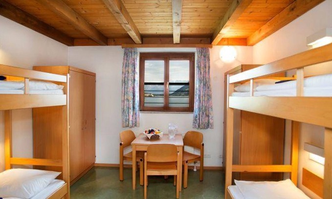 Schuttdorf Cabaña | Habitación cuádruple con ducha, inodoro, para no fumadores - YOUNG HOTEL ZELL AM SEE